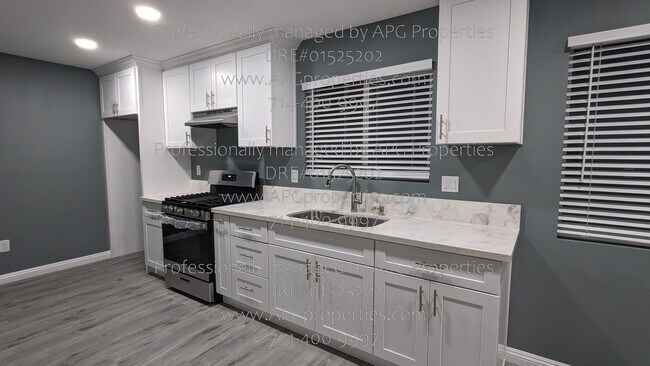 Building Photo - 7432 Franklin St