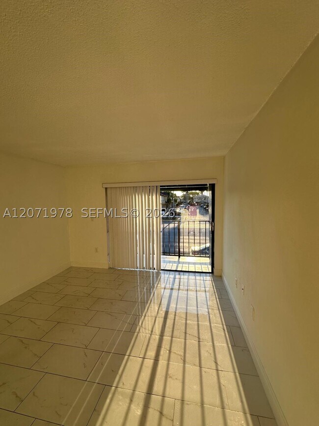 Foto del edificio - 7401 SW 152nd Ave