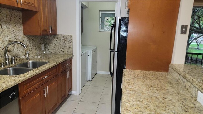 Foto del edificio - 8401 SW 107th Ave