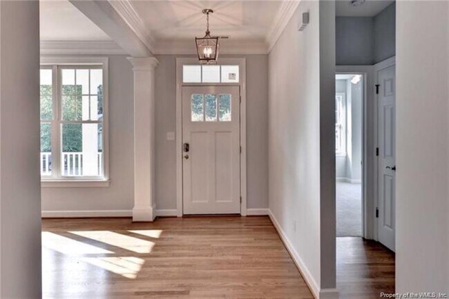 Building Photo - 9919 Swallow Ridge