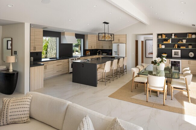 Foto del edificio - 71501 Sahara Rd