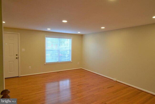 Foto del edificio - 6605 Briarleigh Way