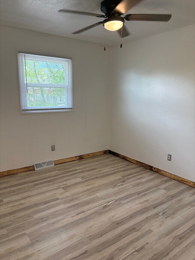 Foto del edificio - 5204 S College Dr