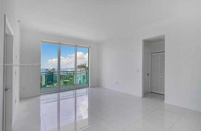 Foto del edificio - 950 Brickell Bay Dr