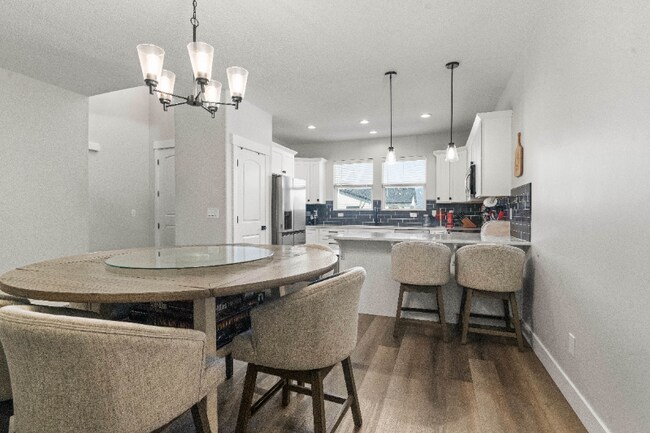 Building Photo - 1970 N 4040 W