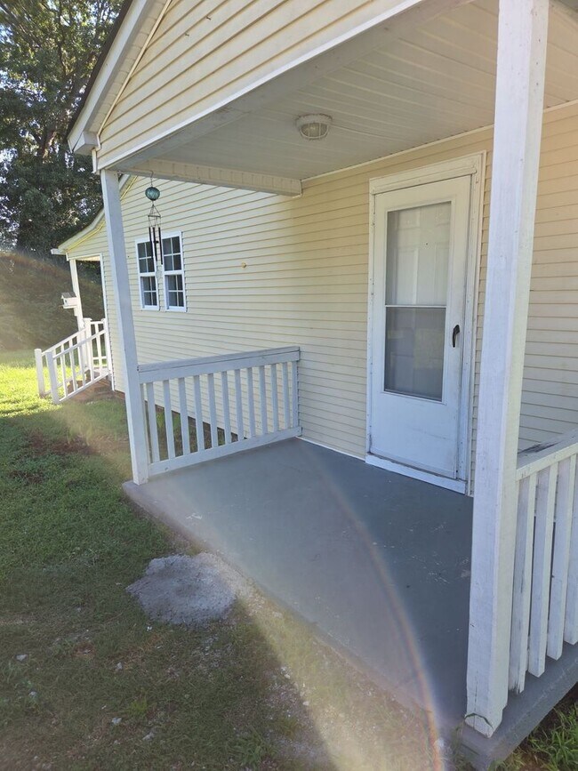 Foto del edificio - 3193 Flat Creek Rd