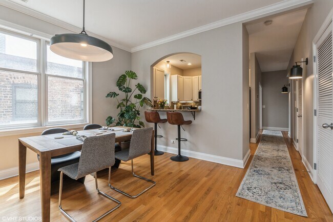 Dining Area - 827 W Bradley Pl