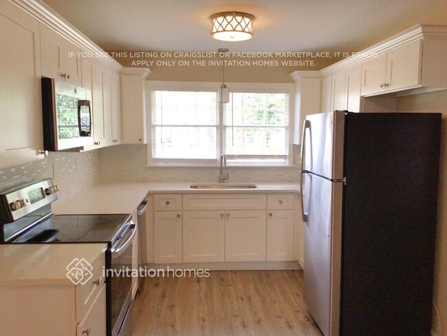 Foto del edificio - 492 Summit Ridge Dr