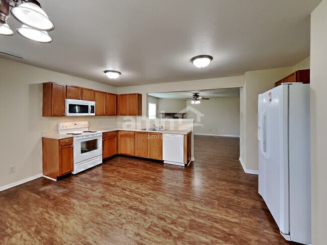 Foto del edificio - 8465 Wanda Lake Dr