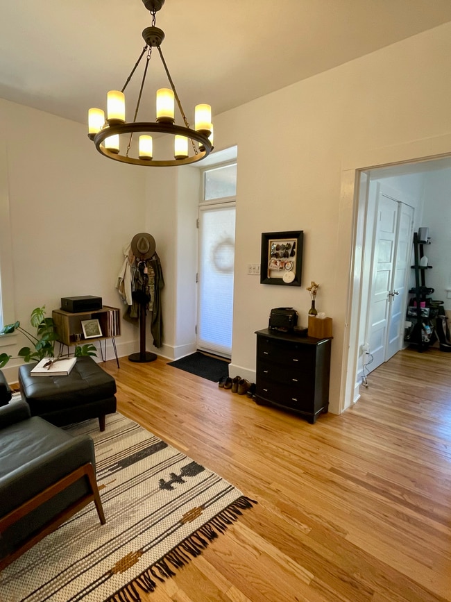 Building Photo - 308 Arno St NE