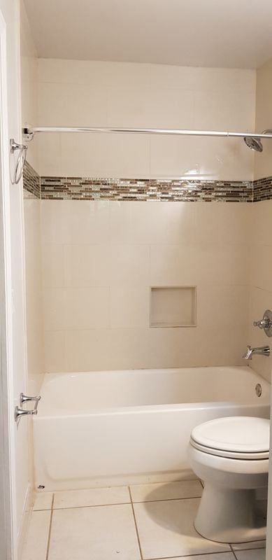 Building Photo - 818 Tequesta St