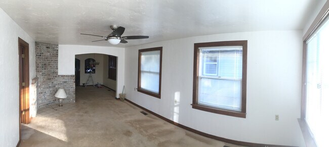 Building Photo - 4858 Naomi Ave