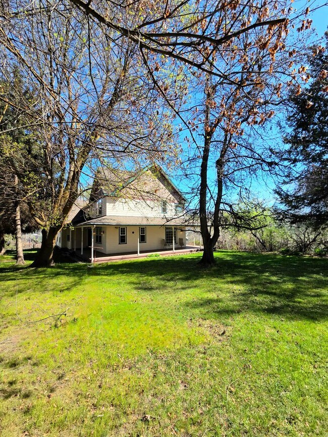 Foto del edificio - Luxurious Country Living in Desirable Cashmere Location!! 5 Bed + Den, 2.5 Bath!