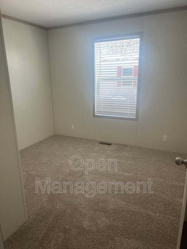 Building Photo - 825 1st Ave E