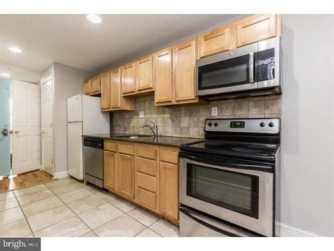 Foto del edificio - 1233 N 16th St