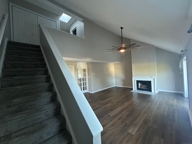 Building Photo - 187 Lovers Ln