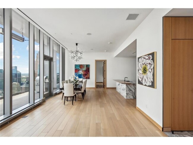 Building Photo - 255 Hennepin Ave