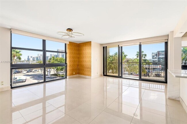 Foto del edificio - 3031 N Ocean Blvd