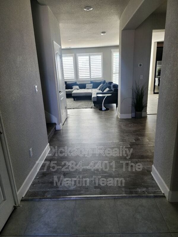 Building Photo - 2025 Elk Falls Way