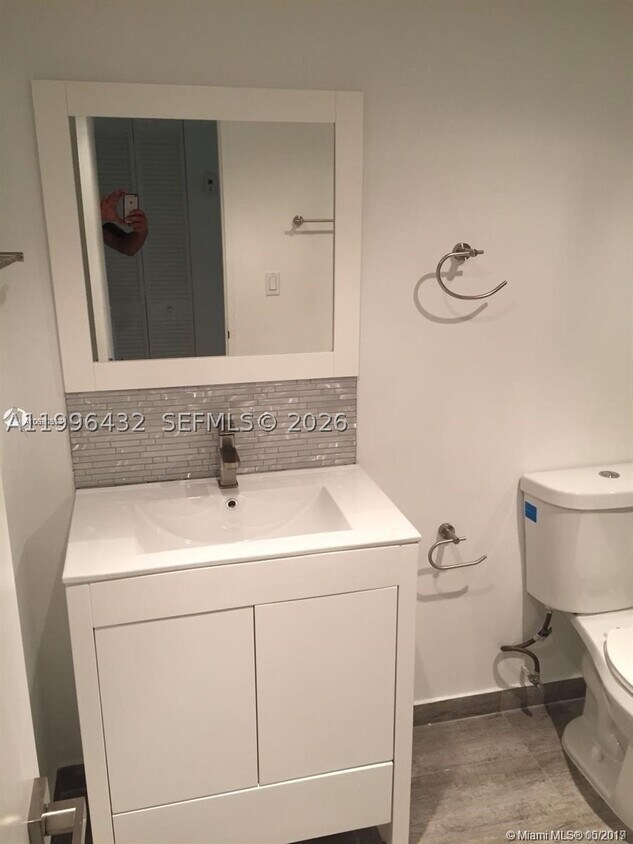 Foto del edificio - 4600 NW 79th Ave