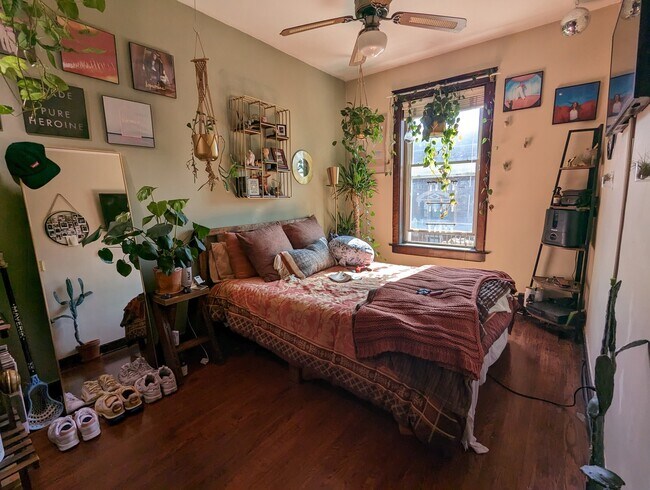 Foto del edificio - 730 W Oakdale Ave