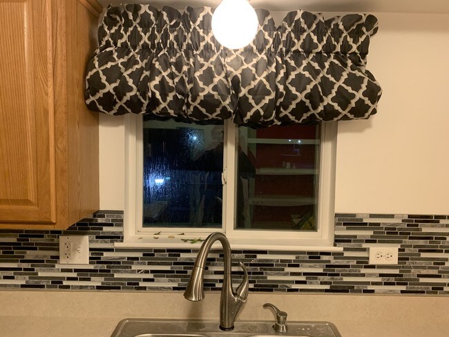 Foto del edificio - 3084 St Ives Ln