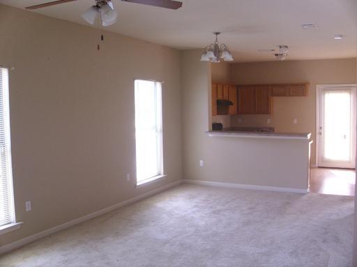 Building Photo - 303 Bella Sera Ln