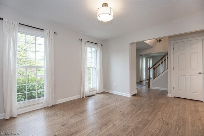 Building Photo - 7528 Lakedge Ct