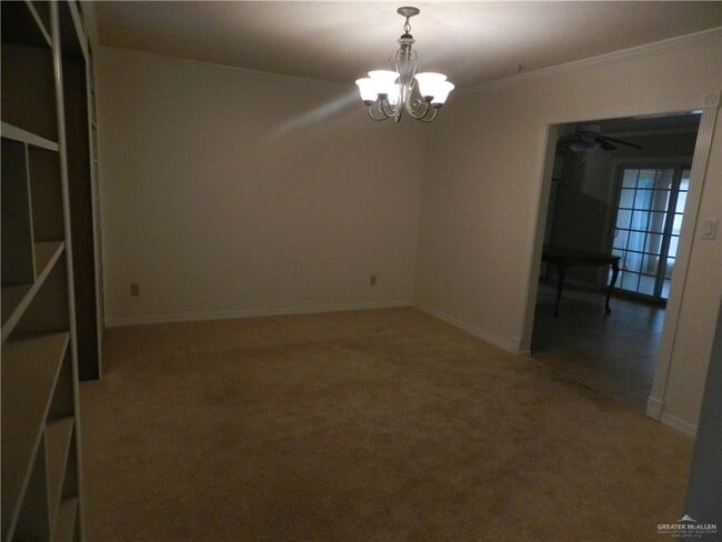 Building Photo - 1123 W Samano St