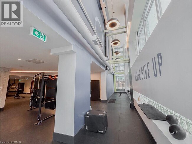 Photo du bâtiment - 85 Duke St W