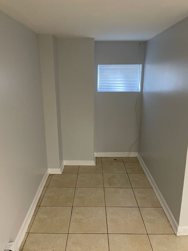 Foto del edificio - 943 E 213th St