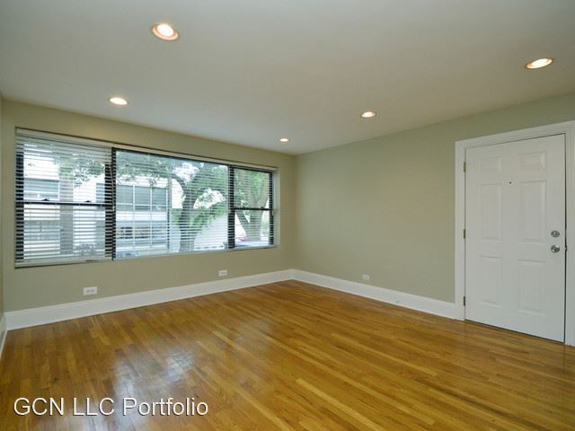 Building Photo - 2 br, 1 bath House - 1345 W Fargo Ave #1W
