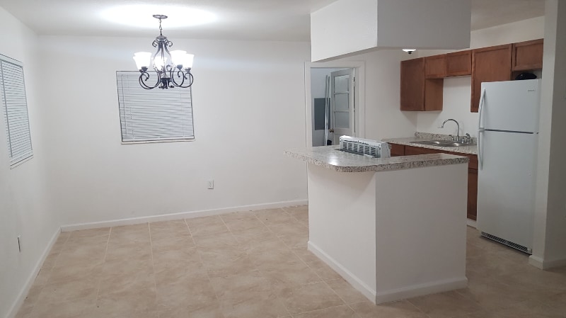 Building Photo - 616 Carver Dr