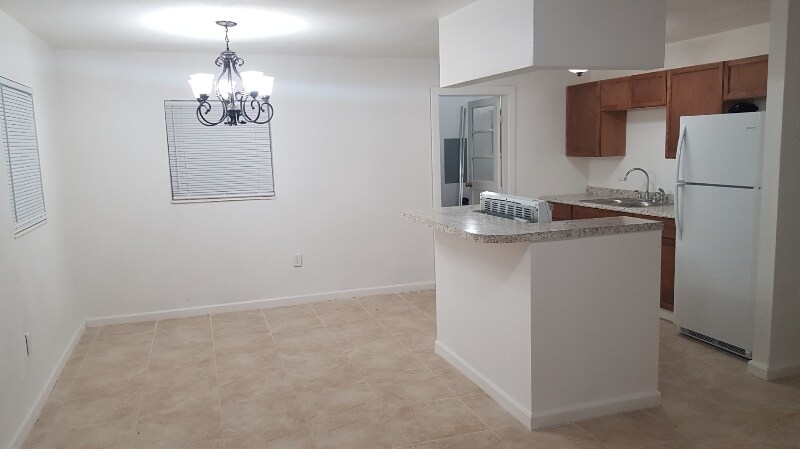Foto del edificio - 616 Carver Dr