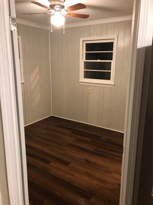 Bedroom - 3551 Barren River Rd