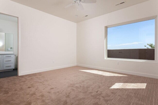 Building Photo - Gorgeous luxury 4 bedroom home in Ivins