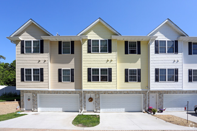 Building - City Center Townhomes