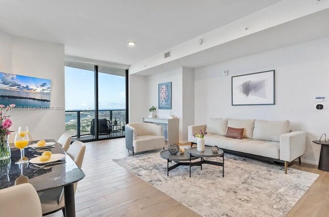 Building Photo - 398 NE 5th St