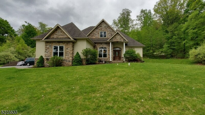 Primary Photo - 16 Spring Hill Ln