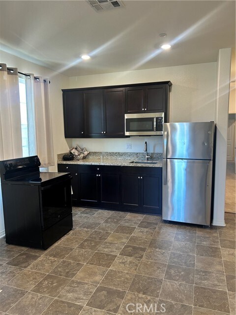 Building Photo - 28822 Horsetail Cir