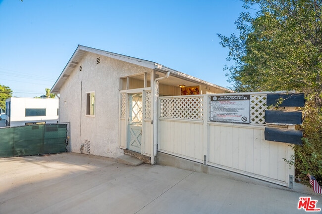 Building Photo - 3108 Laurel Ave