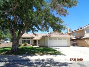 Building Photo - 1009 Lillian Ct