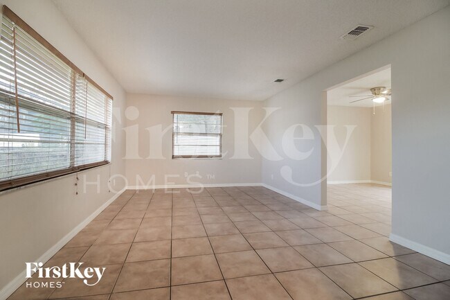 Foto del edificio - 3021 Dikewood Ct