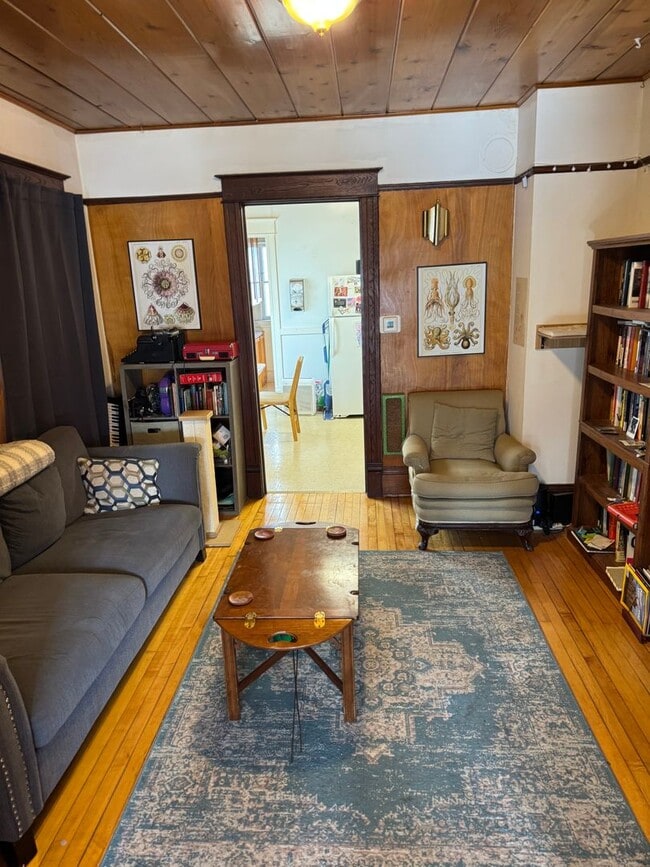 Building Photo - Jenifer Street Living