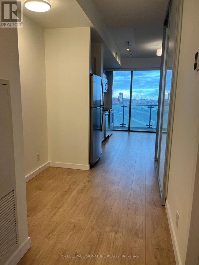 Building Photo - 390 Cherry St