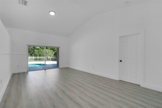 Foto del edificio - 425 SW 198th Terrace