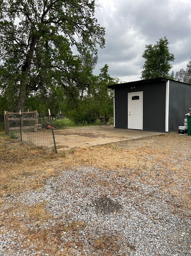 Building Photo - 18395 Oasis Rd