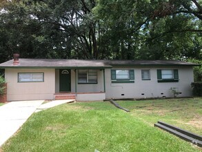 Building Photo - 201 N Lipona Rd