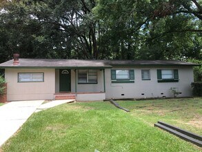 Building Photo - 201 N Lipona Rd