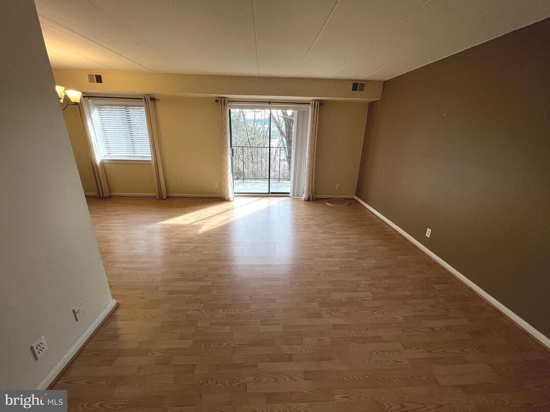 Foto principal - 6250 Edsall Rd